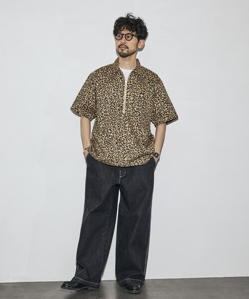 RED KAP(レッドキャップ)の「RED KAP/レッドキャップ 新色追加 別注 リラックスフィット ハーフジップ ワンポイントロゴ 半袖ツイルワークシャツ(シャツ/ブラウス・メンズ・ベージュ/チャコールグレー/ブラック/レオパード/ダークグレー・MEDIUM/LARGE)」の17枚目の写真