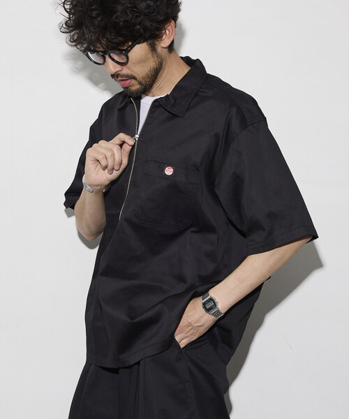 RED KAP(レッドキャップ)の「RED KAP/レッドキャップ 新色追加 別注 リラックスフィット ハーフジップ ワンポイントロゴ 半袖ツイルワークシャツ(シャツ/ブラウス・メンズ・ベージュ/チャコールグレー/ブラック/レオパード/ダークグレー・MEDIUM/LARGE)」の7枚目の写真