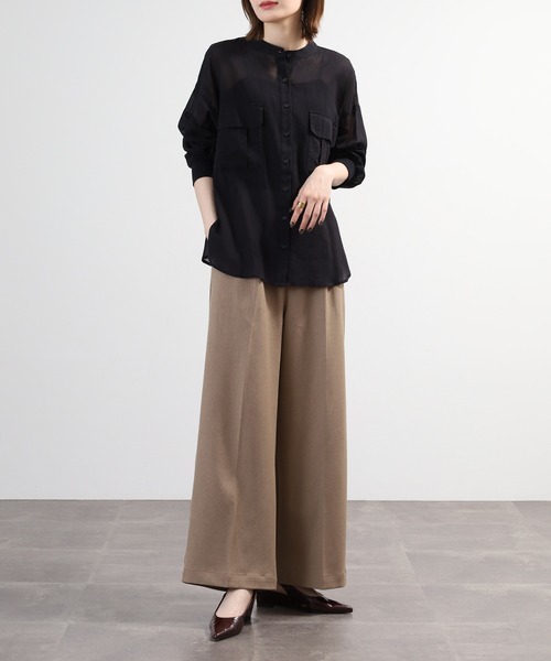 EGLANTINE(エグランティーヌ)の「EGLANTINE コットンシアーバンドカラーポケットブラウス 長袖(シャツ/ブラウス・レディース・イエロー系/ブラック/オフホワイト・40)」の16枚目の写真