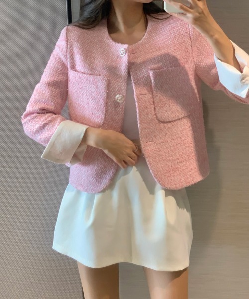 FAVORITO(ファヴォリート)の「ショートシングルブレストジャケット(ノーカラージャケット・レディース・ブルー/ピンク・F)」の2枚目の写真