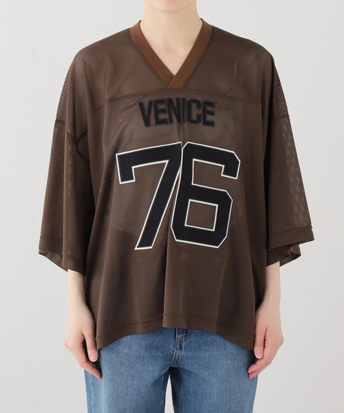 INSCRIRE(アンスクリア)の「【INSCRIRE/アンスクリア】Mesh Football Tシャツ I26SSBC17(Tシャツ/カットソー・レディース・ブラウン・SMALL)」の3枚目の写真