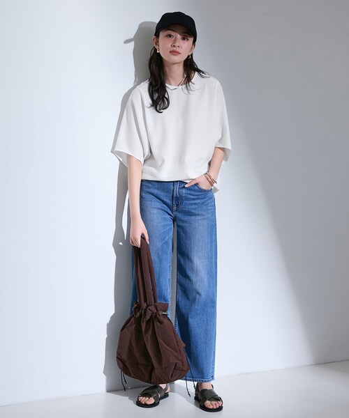 INDIVI(インディヴィ)の「【洗える/2WAY/裾ドロスト付き】 ドルマンスリーブチュニックトップス(Tシャツ/カットソー・レディース・ブラック/ホワイト/ライトグリーン/ナチュラル・38/05/13/15 /34)」の11枚目の写真
