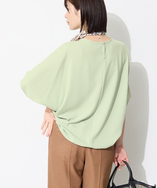 INDIVI(インディヴィ)の「【洗える/2WAY/裾ドロスト付き】 ドルマンスリーブチュニックトップス(Tシャツ/カットソー・レディース・ブラック/ホワイト/ライトグリーン/ナチュラル・38/05/13/15 /34)」の17枚目の写真