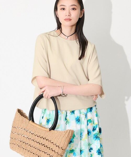 INDIVI(インディヴィ)の「【洗える/2WAY/裾ドロスト付き】 ドルマンスリーブチュニックトップス(Tシャツ/カットソー・レディース・ブラック/ホワイト/ライトグリーン/ナチュラル・38/05/13/15 /34)」の21枚目の写真