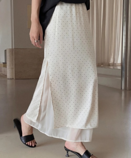yuue' ( wear )(ユーイ)の「サテンレイヤードサイドスリットロングスカート 無地/ドット柄(スカート・レディース・ホワイト/ホワイト系その他/ブラック系その他/ブラック・M/L)」の1枚目の写真