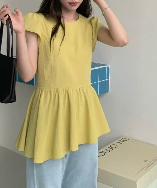 AMAJI(アマジ)の「韓国風 シンプル ラウンドネック半袖トップス アシンメトリーヘム デザインブラウス(Tシャツ/カットソー・レディース・イエロー/ホワイト/ブラック/パープル/ライトブルー・FREE)」の5枚目の写真