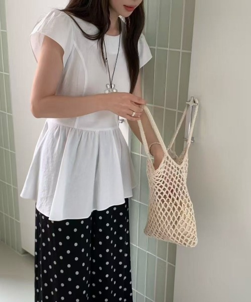 AMAJI(アマジ)の「韓国風 シンプル ラウンドネック半袖トップス アシンメトリーヘム デザインブラウス(Tシャツ/カットソー・レディース・イエロー/ホワイト/ブラック/パープル/ライトブルー・FREE)」の6枚目の写真