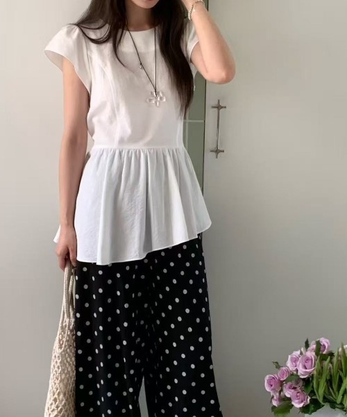 AMAJI(アマジ)の「韓国風 シンプル ラウンドネック半袖トップス アシンメトリーヘム デザインブラウス(Tシャツ/カットソー・レディース・イエロー/ホワイト/ブラック/パープル/ライトブルー・FREE)」の8枚目の写真
