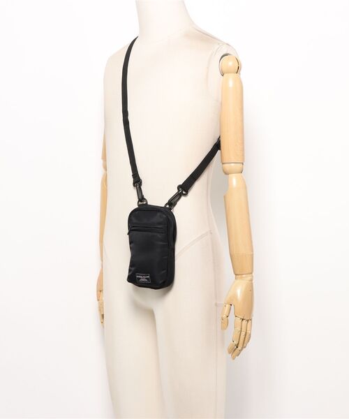 Guess（ゲス）の「【GUESS】ゲス GUESS JEANS BAG TRAVEL ショルダーバッグ（ショルダーバッグ・レディース・ブラック/カーキ・FREE）」の6枚目の写真