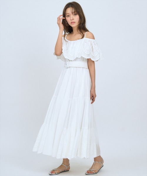 AND COUTURE(アンドクチュール)の「レースオフショルティアードワンピース(ワンピース・レディース・レッド/オフホワイト/ブラック/ベージュ・FREE)」の14枚目の写真