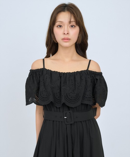 AND COUTURE(アンドクチュール)の「レースオフショルティアードワンピース(ワンピース・レディース・レッド/オフホワイト/ブラック/ベージュ・FREE)」の22枚目の写真