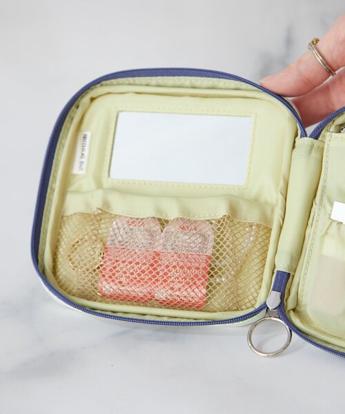 BIRTHDAY BAR(バースデイバー)の「≪冷感機能付き≫ COOL SHIELD Tissue Case Pouch ティッシュポーチ(ポーチ・レディース・アイボリー/パープル・0)」の5枚目の写真