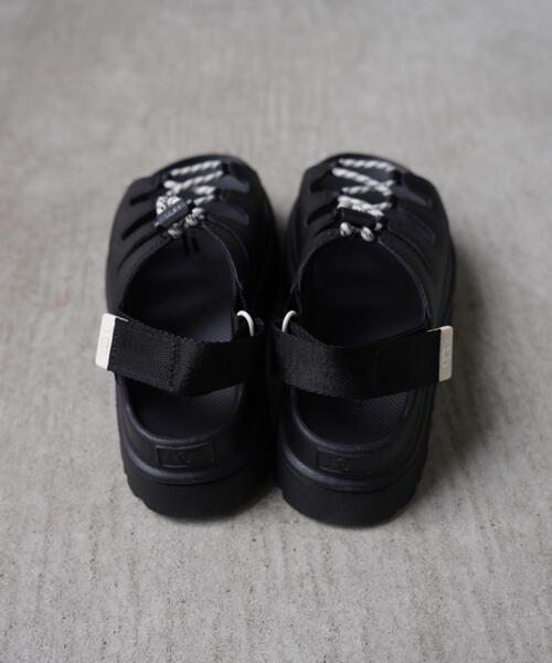 UGG(アグ)の「UGG(アグ)GoldenGlow Toggle/ 1179370(サンダル・レディース・ホワイト/ブラック/ベージュ・5/7/6/8)」の4枚目の写真