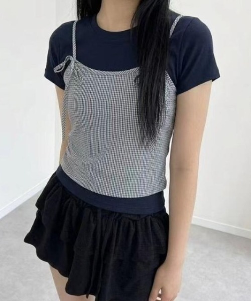 semplice(センプリチェ)の「リボン付き キャミソール重ね着風 T シャツ(Tシャツ/カットソー・レディース・ブラック/グレー/ホワイト・F)」の3枚目の写真