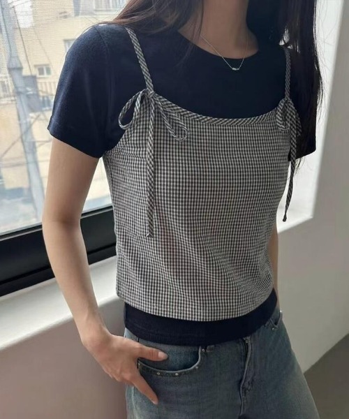 semplice(センプリチェ)の「リボン付き キャミソール重ね着風 T シャツ(Tシャツ/カットソー・レディース・ブラック/グレー/ホワイト・F)」の4枚目の写真