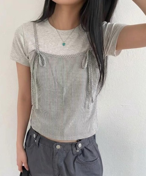 semplice(センプリチェ)の「リボン付き キャミソール重ね着風 T シャツ(Tシャツ/カットソー・レディース・ブラック/グレー/ホワイト・F)」の7枚目の写真