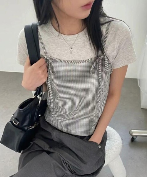 semplice(センプリチェ)の「リボン付き キャミソール重ね着風 T シャツ(Tシャツ/カットソー・レディース・ブラック/グレー/ホワイト・F)」の8枚目の写真