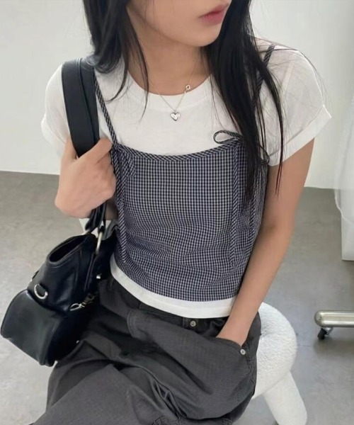 semplice(センプリチェ)の「リボン付き キャミソール重ね着風 T シャツ(Tシャツ/カットソー・レディース・ブラック/グレー/ホワイト・F)」の14枚目の写真