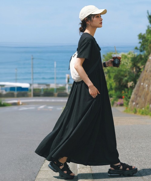 itto...(イット)の「綿100%切替フレアロングワンピース(ワンピース・レディース・ブラック/グレイッシュベージュ・M)」の12枚目の写真