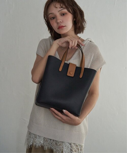 notch.（ノッチ）の「A4バイカラーアオリ2WAYトート（トートバッグ・レディース・ベージュ/ブラック・ONESIZE）」の3枚目の写真