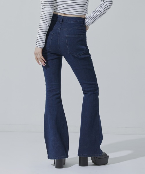 ANAP(アナップ)の「センタープレス フレアデニムパンツ(その他パンツ・レディース・インディゴブルー/クリア/ブルー・S/M)」の5枚目の写真