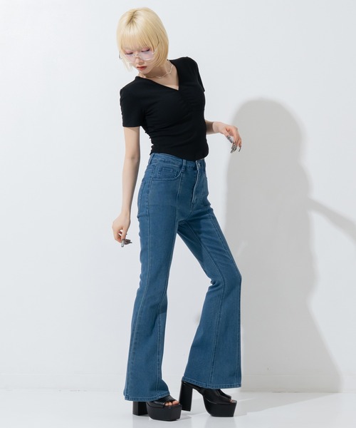 ANAP(アナップ)の「センタープレス フレアデニムパンツ(その他パンツ・レディース・インディゴブルー/クリア/ブルー・S/M)」の12枚目の写真