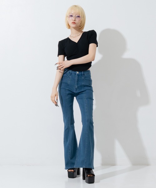ANAP(アナップ)の「センタープレス フレアデニムパンツ(その他パンツ・レディース・インディゴブルー/クリア/ブルー・S/M)」の13枚目の写真