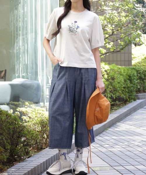 SUPER HAKKA（スーパーハッカ）の「30／－天竺シルキー加工ガーベラプランツオンケミ刺繍Tシャツ（Tシャツ/カットソー・レディース・マスタード/ネイビー/オフホワイト・FREE）」の5枚目の写真