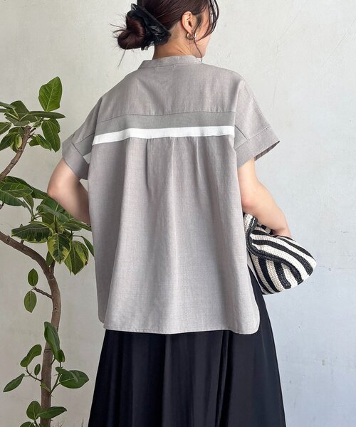 un dix cors(アンディコール)の「麻調スキッパーバックテープシャツ(シャツ/ブラウス・レディース・グレー/ブラック/ブラウン/オフホワイト・FREE)」の3枚目の写真