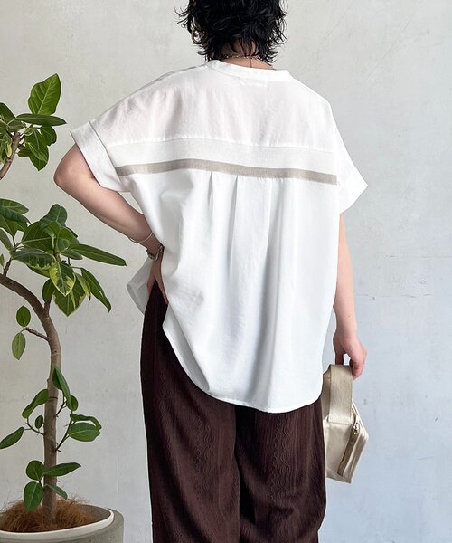 un dix cors(アンディコール)の「麻調スキッパーバックテープシャツ(シャツ/ブラウス・レディース・グレー/ブラック/ブラウン/オフホワイト・FREE)」の2枚目の写真