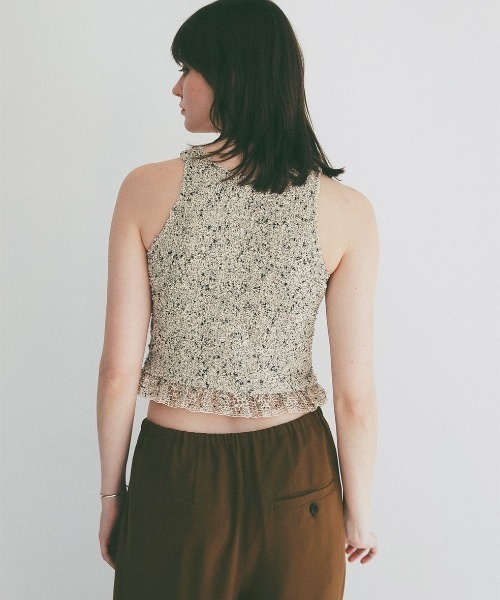 CLANE(クラネ)の「CLANE/クラネ/GATHER NO SLEEVE TOPS(ベスト・レディース・ブラック/アイボリー・1)」の8枚目の写真