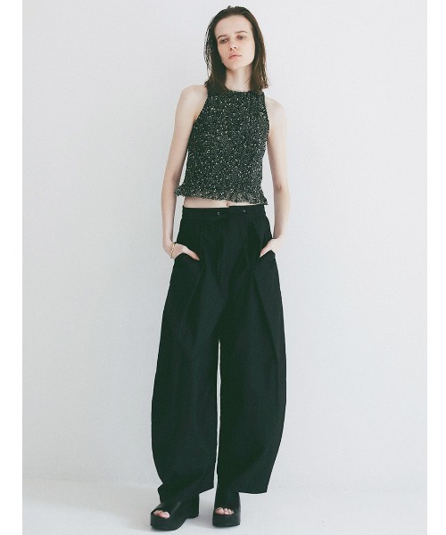 CLANE(クラネ)の「CLANE/クラネ/GATHER NO SLEEVE TOPS(ベスト・レディース・ブラック/アイボリー・1)」の22枚目の写真