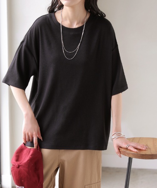 HUG.U(ハグユー)の「とろリブ。超のびる リラクシーTシャツ(Tシャツ/カットソー・レディース・ダークグレー/レッド/ブルー/イエロー/ホワイト/ブラック/パープル・FREE)」の2枚目の写真