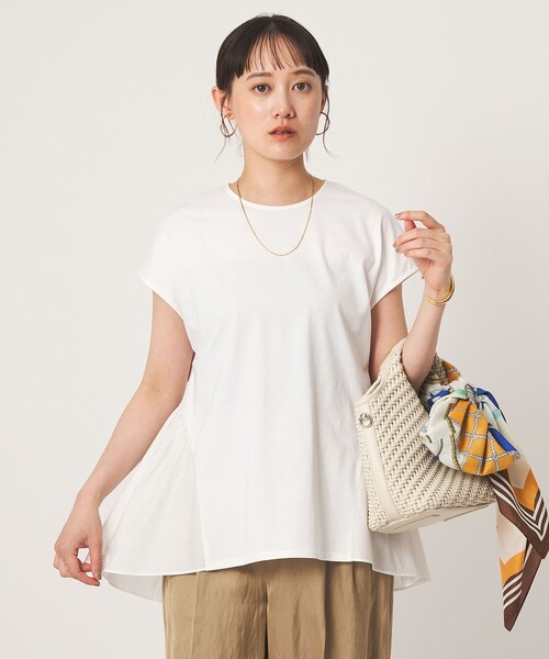 green label relaxing(グリーンレーベルリラクシング)の「エアリー ボリューム カットソー 接触冷感(Tシャツ/カットソー・レディース・オフホワイト/ブラック/ダークブラウン・FREE)」の2枚目の写真