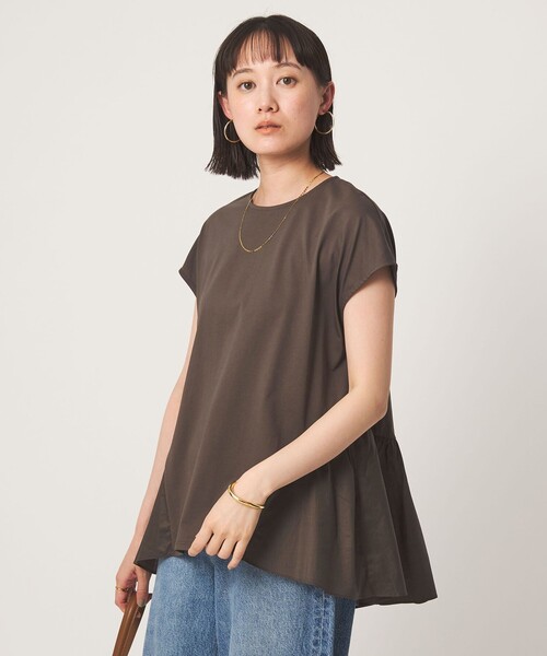 green label relaxing(グリーンレーベルリラクシング)の「エアリー ボリューム カットソー 接触冷感(Tシャツ/カットソー・レディース・オフホワイト/ブラック/ダークブラウン・FREE)」の5枚目の写真