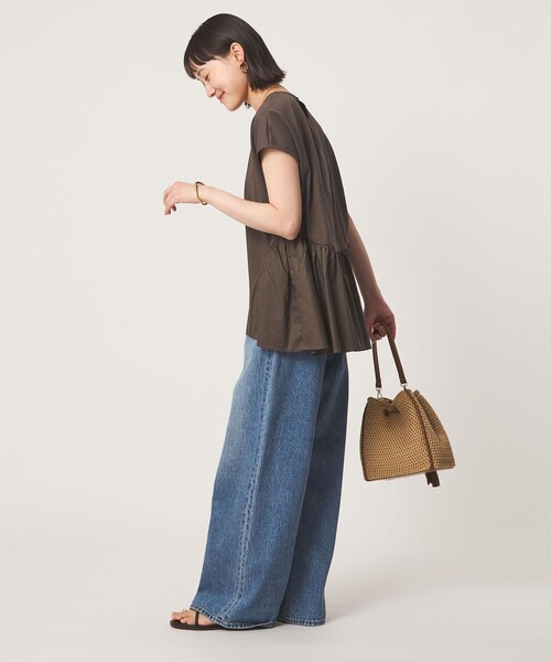green label relaxing(グリーンレーベルリラクシング)の「エアリー ボリューム カットソー 接触冷感(Tシャツ/カットソー・レディース・オフホワイト/ブラック/ダークブラウン・FREE)」の7枚目の写真