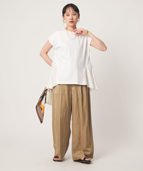 green label relaxing(グリーンレーベルリラクシング)の「エアリー ボリューム カットソー 接触冷感(Tシャツ/カットソー・レディース・オフホワイト/ブラック/ダークブラウン・FREE)」の12枚目の写真