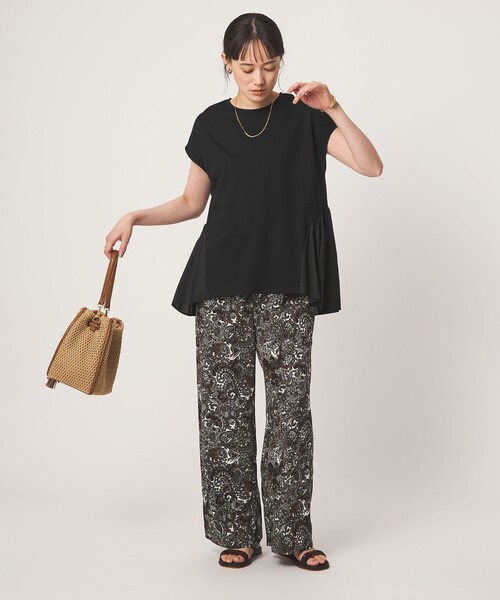 green label relaxing(グリーンレーベルリラクシング)の「エアリー ボリューム カットソー 接触冷感(Tシャツ/カットソー・レディース・オフホワイト/ブラック/ダークブラウン・FREE)」の15枚目の写真