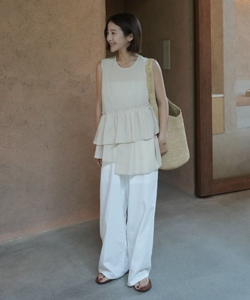 A part by（アパートバイ）の「【インフルエンサーyuiさんコラボ】YUランダムペプラムノースリーブ（シャツ/ブラウス・レディース・オフホワイト/ブラック/ライトイエロー・FREE）」の8枚目の写真