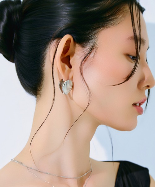 kiehtova(キエトヴァ)の「【kiehtova】SHELL PIERCE/シェル ピアス(ピアス(両耳用)・レディース・シルバー/ゴールド・FREE)」の6枚目の写真