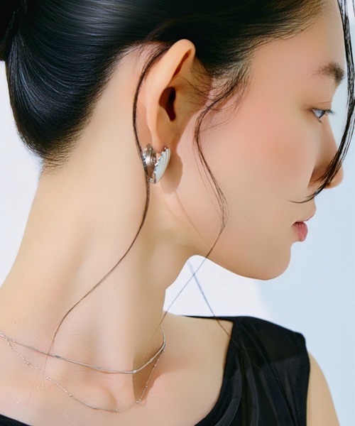 kiehtova(キエトヴァ)の「【kiehtova】SHELL PIERCE/シェル ピアス(ピアス(両耳用)・レディース・シルバー/ゴールド・FREE)」の5枚目の写真