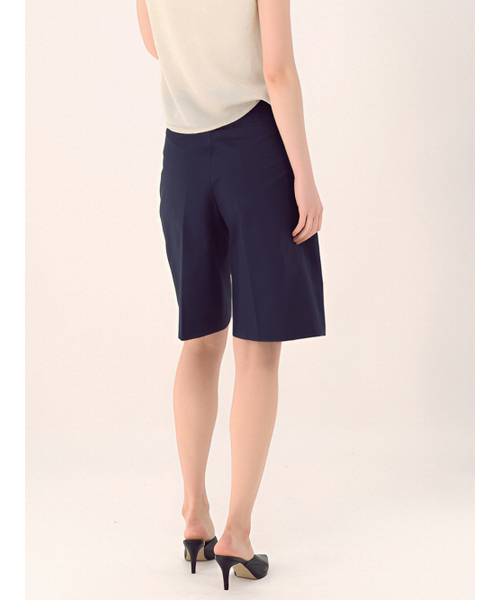 ACUD(アクド)の「Contour Bermuda Pants _Navy(その他パンツ・レディース・ネイビー・SMALL/MEDIUM)」の3枚目の写真