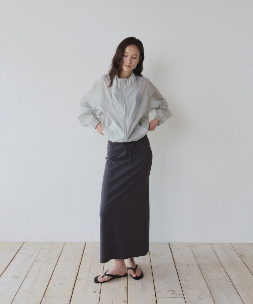 YEARNING(イヤニング)の「SHEER LIGHTWEIGHT ZIP-UP, LIGHT GREY(ナイロンジャケット・レディース・その他・FREE)」の2枚目の写真