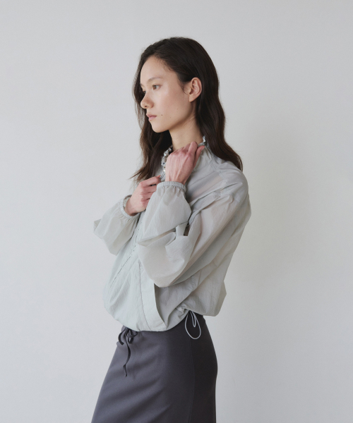 YEARNING(イヤニング)の「SHEER LIGHTWEIGHT ZIP-UP, LIGHT GREY(ナイロンジャケット・レディース・その他・FREE)」の3枚目の写真