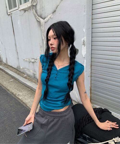 SOHUL(ソフル)の「ショルダータブT(アクア)(Tシャツ/カットソー・レディース・その他・FREE)」の6枚目の写真
