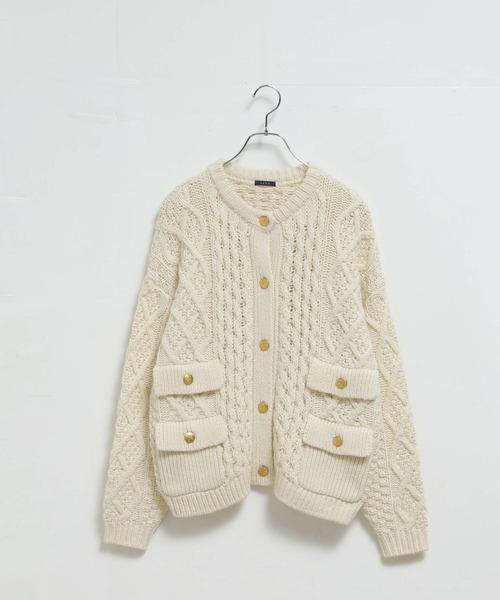 LENO（リノ）の「「LENO / リノ」ARAN KNIT CREW NECK CARDIGAN（ニット/セーター・レディース・ベージュ/オフホワイト/レッド/ブルー系その他・1）」の2枚目の写真