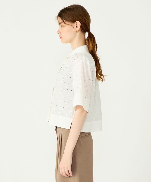 BALLSEY(ボールジィ)の「アイレットダイヤエンブロイダリー ハーフスリーブシャツブラウス(シャツ/ブラウス・レディース・ホワイト/ネイビー/ライトブルー・36)」の6枚目の写真