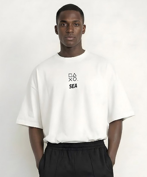 WIND AND SEA(ウィンダンシー)の「PLAYSTATION x WDS BACK PANEL TEE(Tシャツ/カットソー・メンズ・ブラック/ホワイト・X-LARGE/LARGE/MEDIUM/SMALL)」の1枚目の写真