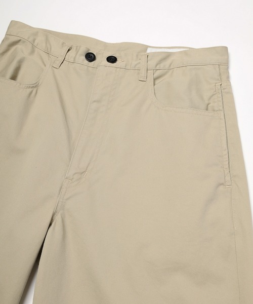 CULLNI(クルニ)の「Frosted Wash Chino Wide Curve Pants(デニムパンツ・メンズ・ベージュ系/カーキ系・1/2)」の6枚目の写真