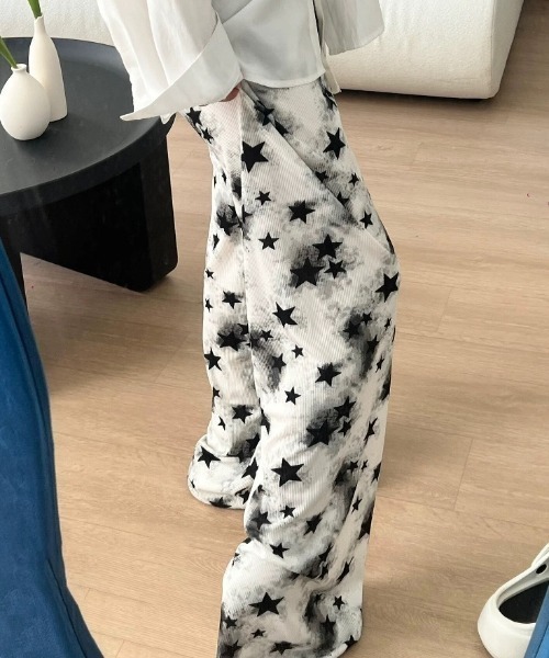 AVYL（アヴィル）の「タイダイスター総柄スウェットイージーパンツ（その他パンツ・レディース・ブラウン/ホワイト/ブラック/ホワイト×ブラック・M）」の10枚目の写真